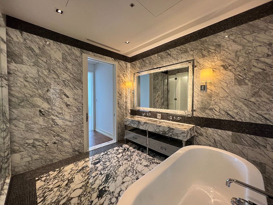 **ว่าง 11/70** 6701-075 ขาย/เช่า คอนโด สาทร สีลม BTSช่องนนทรี The Ritz-Carlton Residences Bangkok 2ห้องนอน ชั้นสูง