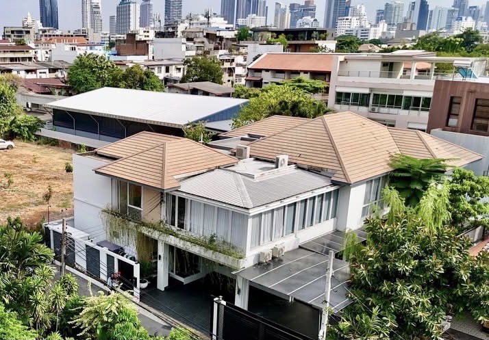 6801-055# ขาย บ้านเดี่ยวพร้อมที่ดิน สุขุมวิท49 ใกล้รพ.สมิติเวช