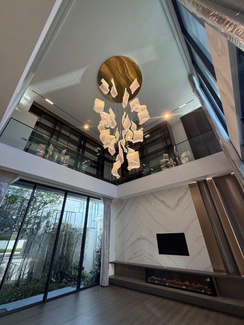 6812-076 ให้เช่า บ้านเดี่ยว 3 ชั้น มีลิฟท์ สระว่ายน้ำ กรุงเทพกรีฑา VIVE Krungthep Kreetha 5ห้องนอน