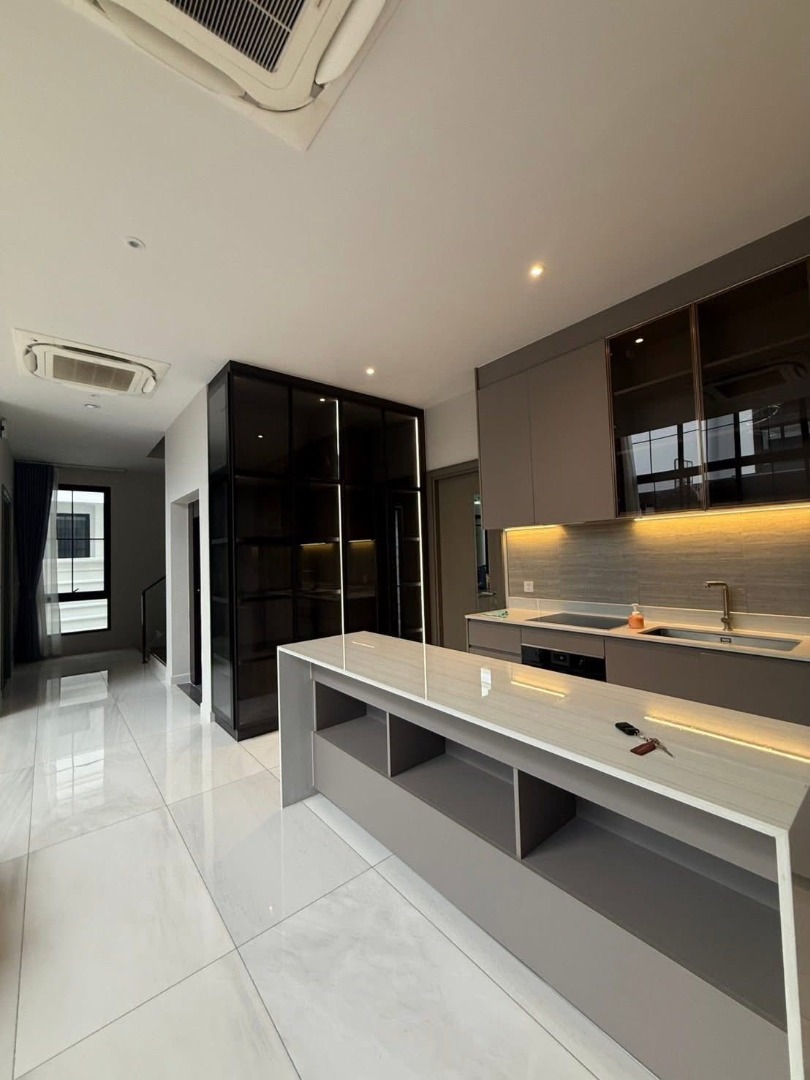 6812-077 ให้เช่า บ้านเดี่ยว 3 ชั้น กรุงเทพกรีฑา Malton Gates - Krungthep Kreetha 