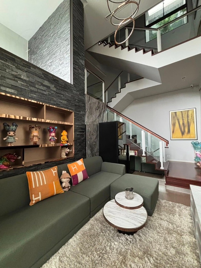 6812-082 ขาย บ้านเดี่ยว 3 ชั้น ประเสริฐมนูกิจ เลียบด่วน โครงการบ้านกลางเมือง Classe เอกมัย-รามอินทรา