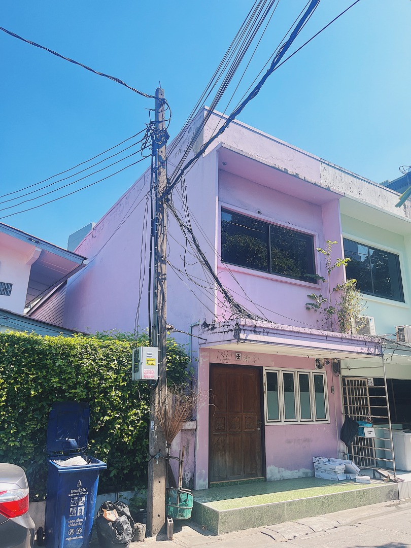 6901-015 ให้เช่า อาคารพาณิชย์ 2 ชั้น 1 คูหา ซ.อินทามระ3 ใกล้ BTS สะพานควาย