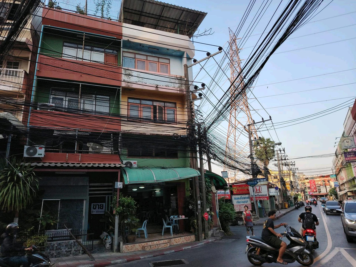 6901-041 ขาย อาคารพาณิชย์ 4 ชั้น 1 คูหา ห้วยขวาง ประชาราษฎร์บำเพ็ญ