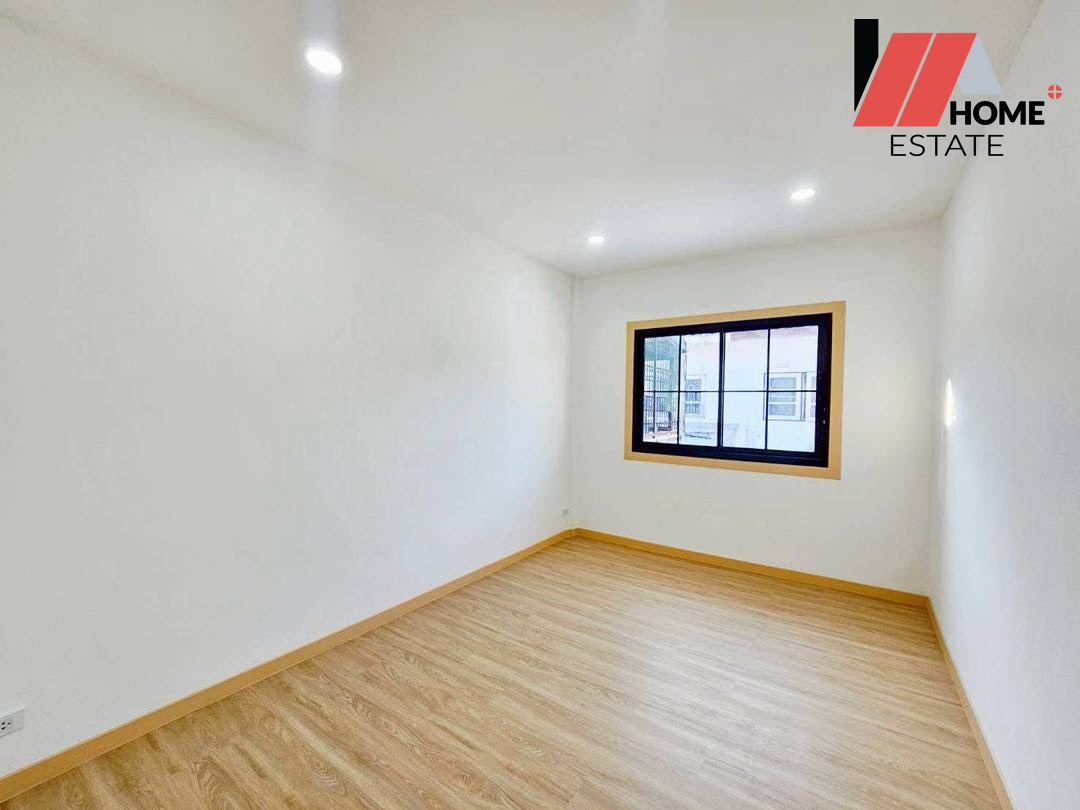 หมู่บ้านบัวทองธานี ทาวน์เฮ้าส์ 2 ชั้น รีโนเวทใหม่ พร้อมอยู่!