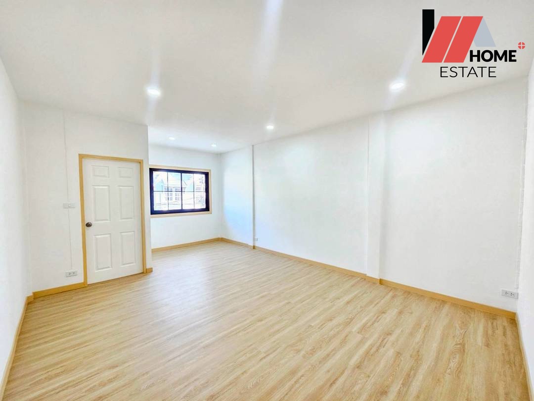 หมู่บ้านบัวทองธานี ทาวน์เฮ้าส์ 2 ชั้น รีโนเวทใหม่ พร้อมอยู่!