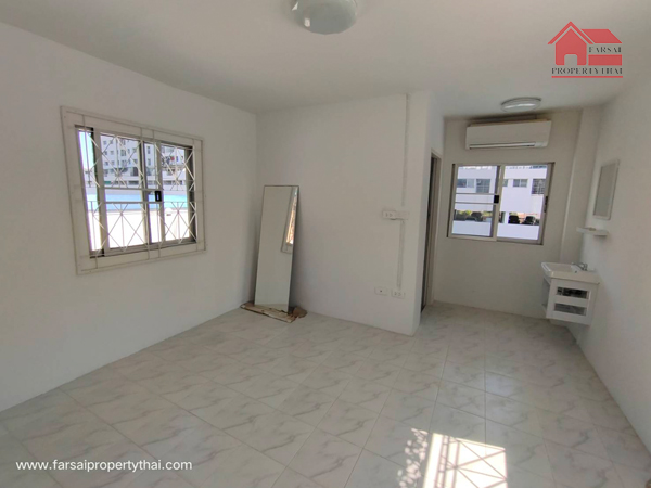 ให้เช่าตึกอพาร์ตเม้นท์ 3 ชั้น พื้นที่ใช้สอย 500 ตร.ม มีห้อง18 ห้องนอน 18ห้องน้ำ แยกมิเตอร์น้ำไฟฟ้า ถนนลาดพร้าว เขตวังหลาง ราคาเช่า 150,000 บ/ด