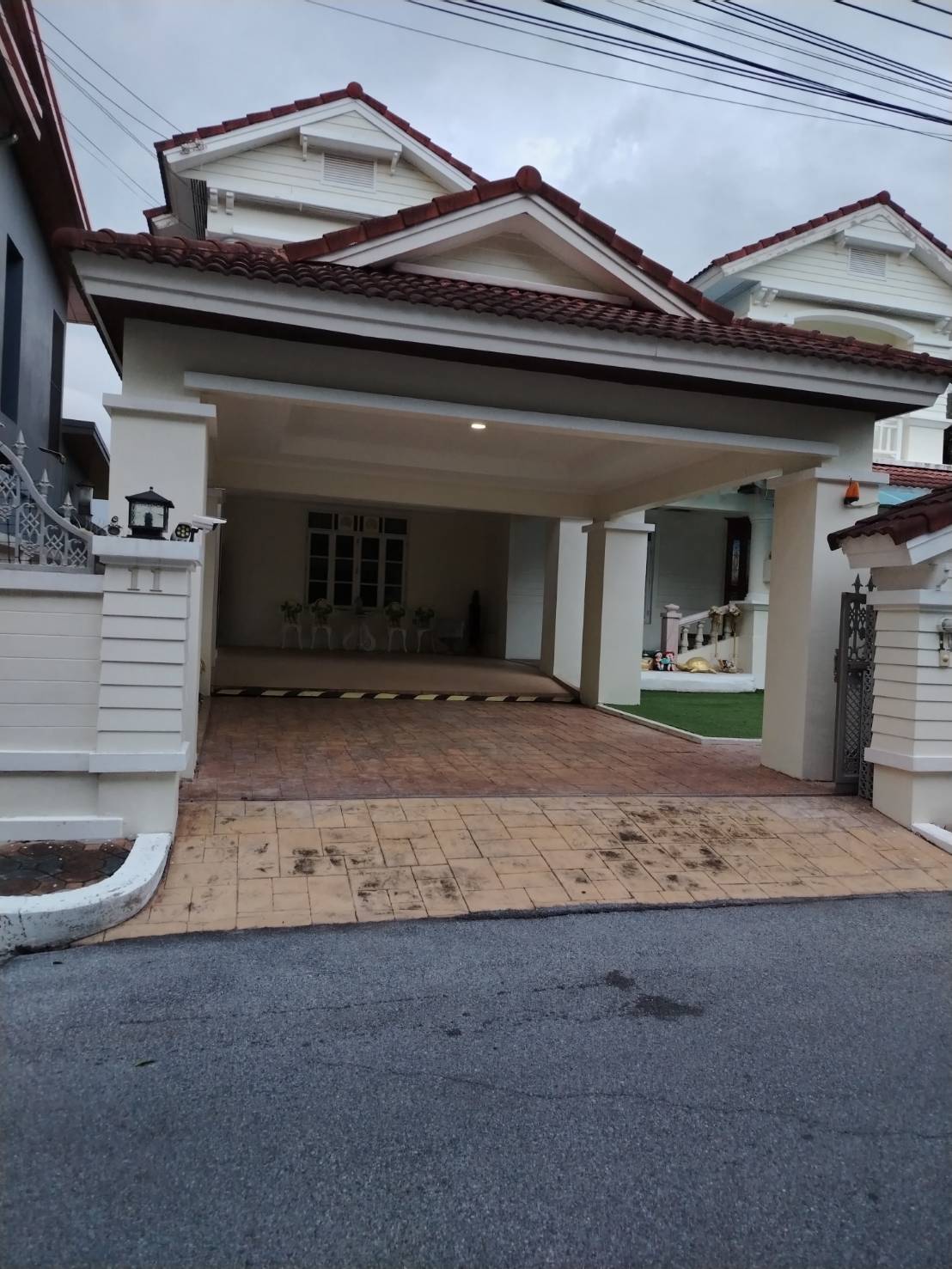 ให้เช่าบ้านเดี่ยว 2 ชั้นเนื้อที่ 114ตร.ว พื้นที่ใช้สอย 320ตร.ม 5ห้องนอน 4ห้องน้ำ ถนนเฉลิมพระเกียรติ.ร9 ใกล้สวนหลวง ราคาเช่า 50,000 บ/ด