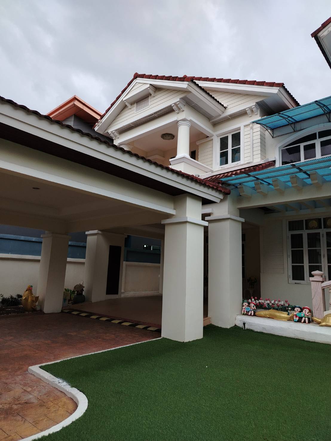 ให้เช่าบ้านเดี่ยว 2 ชั้นเนื้อที่ 114ตร.ว พื้นที่ใช้สอย 320ตร.ม 5ห้องนอน 4ห้องน้ำ ถนนเฉลิมพระเกียรติ.ร9 ใกล้สวนหลวง ราคาเช่า 50,000 บ/ด