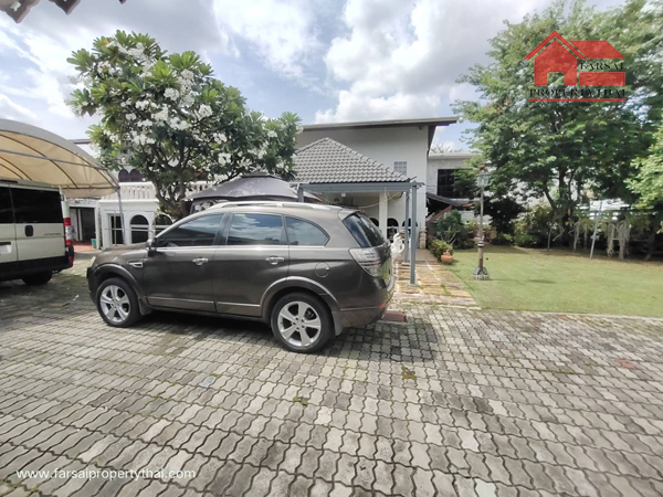 ให้เช่าบ้านเดี่ยว 2ชั้นเนื้อที่ 279 ตร.ว พื้นที่ใช้สอย 378 ตร.ม 4ห้องนอน 2ห้องน้ำ เฟอร์นิเจอร์ ถนน พระราม 9 หมู่บ้านเสรี ราคาเช่า 120,000 บ/ด