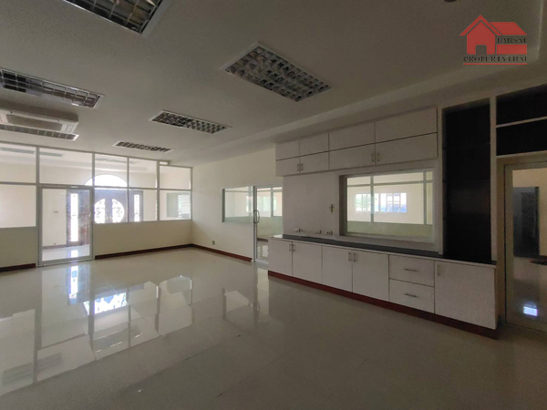 ขายอาคารโรงงาน/โกดังเนื้อที่ 7-1-81 ไร่ พื้นที่ใช้สอย 3,750 ตร.ม มีบ้านพักคนงาน 45 ห้อง ถนน พระราม 2 บางกะดี๋  ราคาขาย 120 ล้านบาท