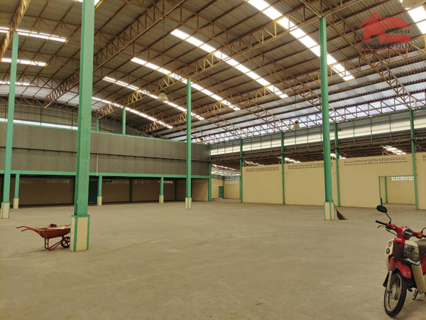 ขายอาคารโรงงาน/โกดังเนื้อที่ 7-1-81 ไร่ พื้นที่ใช้สอย 3,750 ตร.ม มีบ้านพักคนงาน 45 ห้อง ถนน พระราม 2 บางกะดี๋  ราคาขาย 120 ล้านบาท