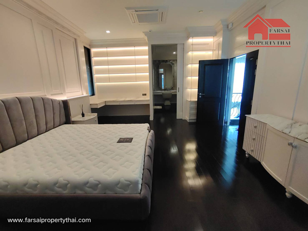 ให้เช่าบ้านคฤหาสน์สุดหรู 2ชั้น เนื้อที่ 153ตร.ว พื้นที่ใช้สอย 604ตร.ม 5ห้องนอน 6ห้องน้ำ ถนนพระราม 9 - กรุงเทพกรีฑา ราคาเช่า 450,000 บ/ด