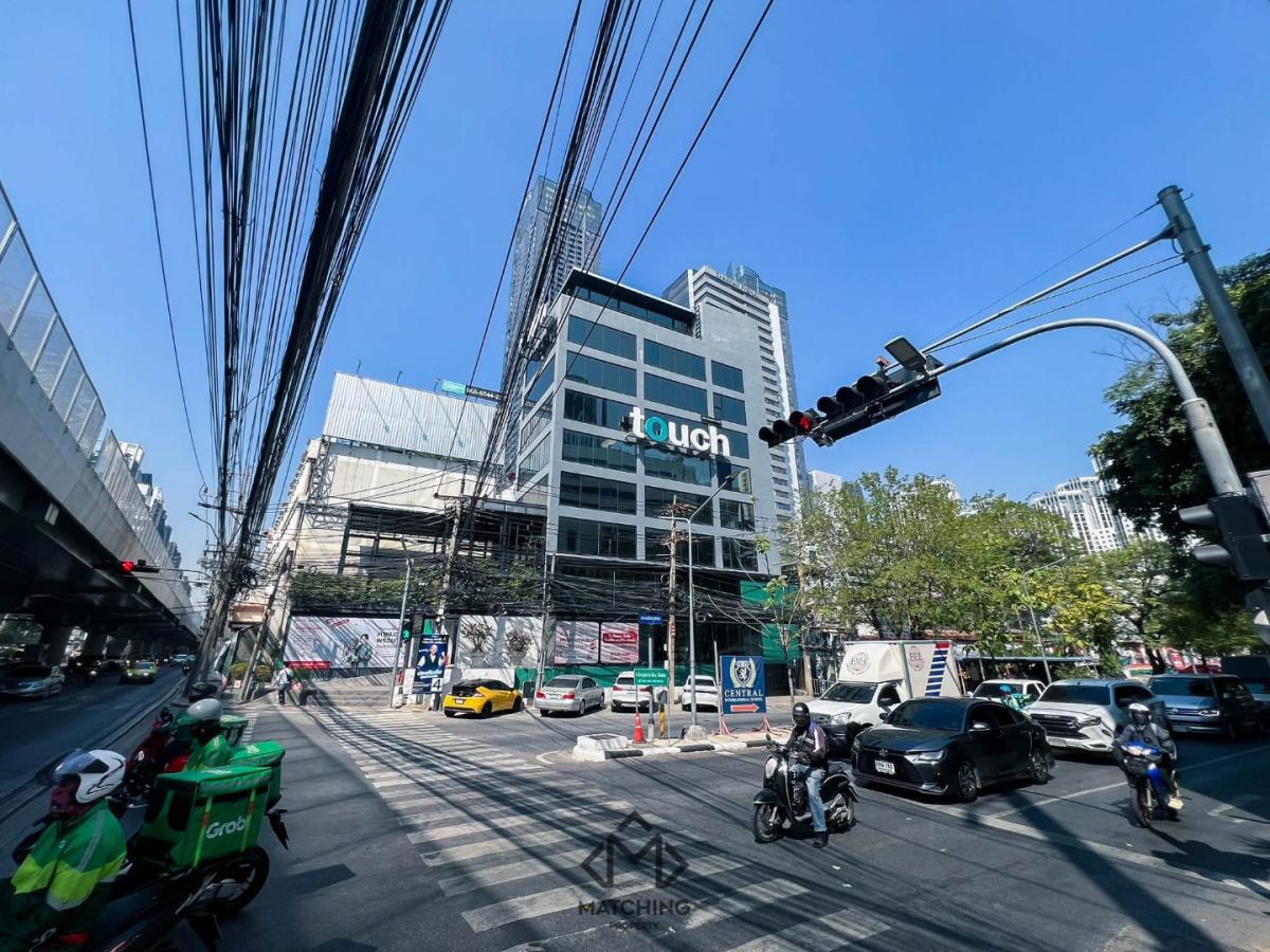 6901-076 ขาย/ให้เช่า อาคารสำนักงาน Standalone Style โมเดิร์น 8 ชั้น พร้อมใช้งาน ย่านพระราม 9
