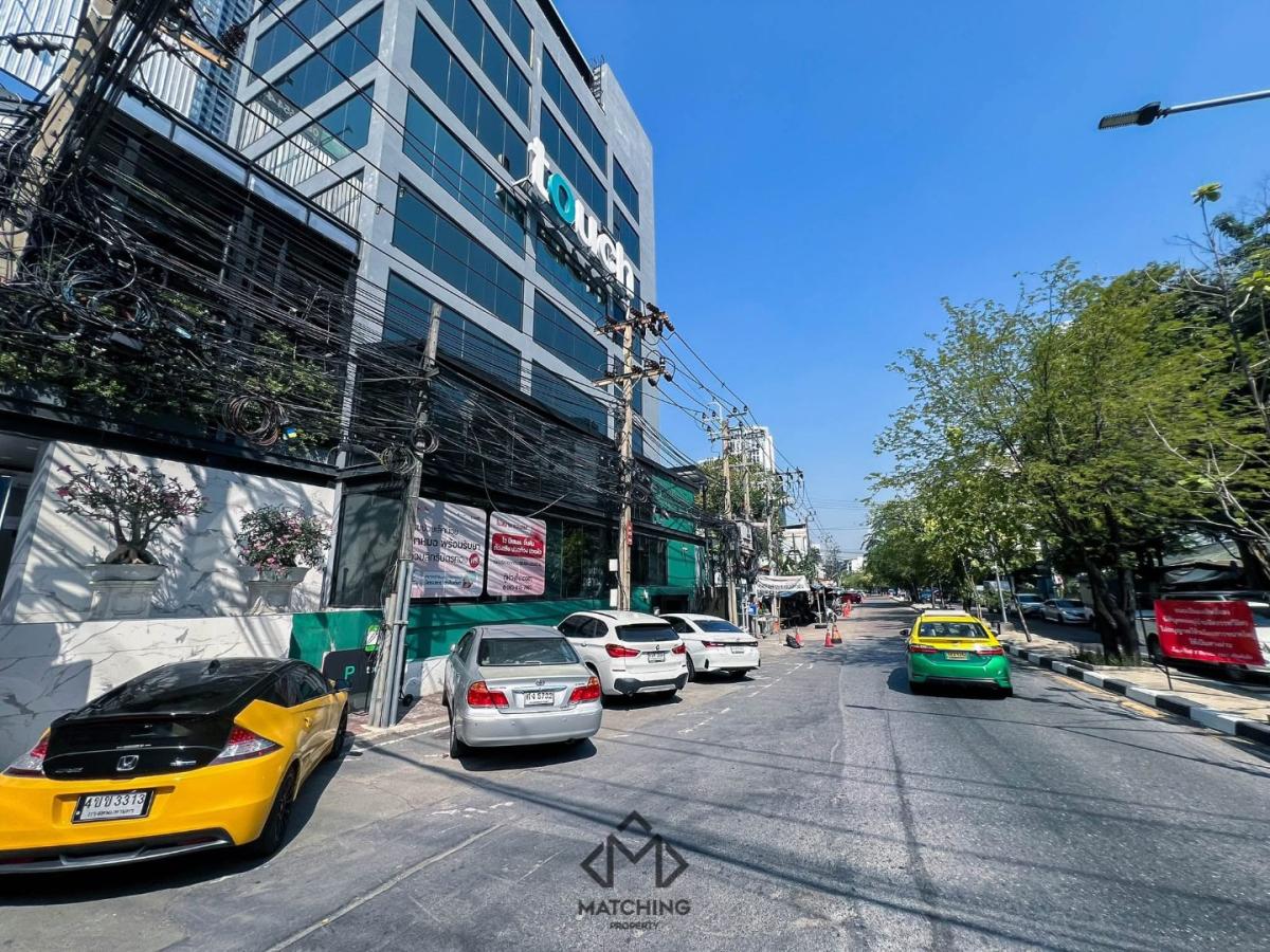 6901-076 ขาย/ให้เช่า อาคารสำนักงาน Standalone Style โมเดิร์น 8 ชั้น พร้อมใช้งาน ย่านพระราม 9