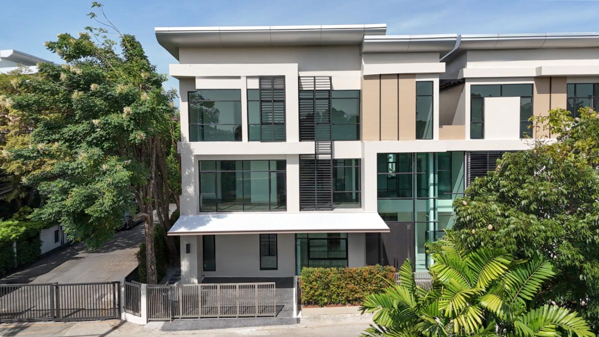 6901-084 ขาย ทาวน์โฮม 3 ชั้น เลียบด่วน ประดิษฐ์มนูธรรม THE ZENITH วังทองหลาง