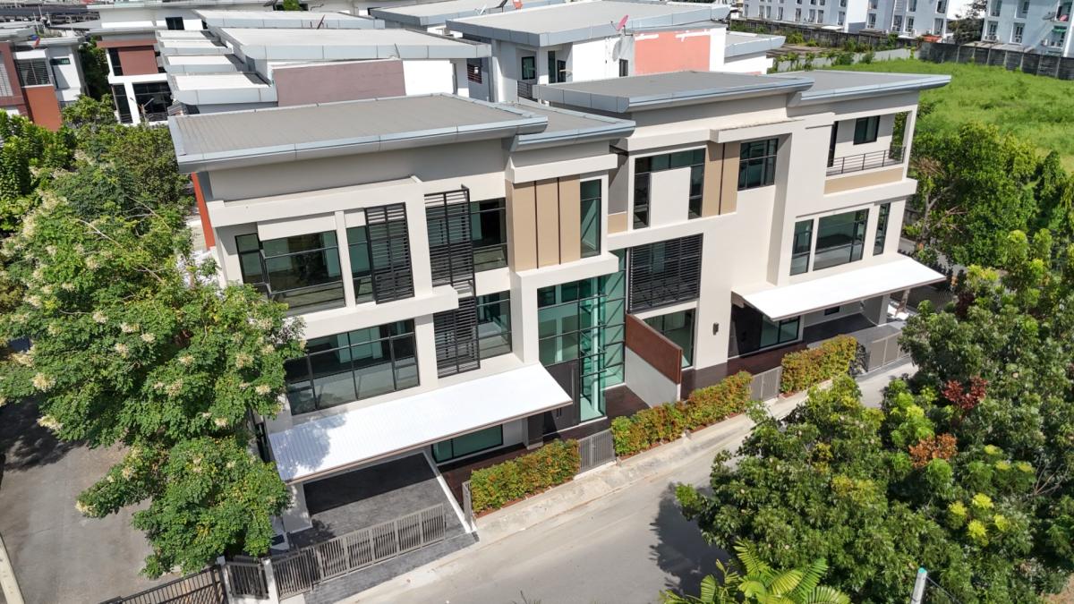 6901-084 ขาย ทาวน์โฮม 3 ชั้น เลียบด่วน ประดิษฐ์มนูธรรม THE ZENITH วังทองหลาง