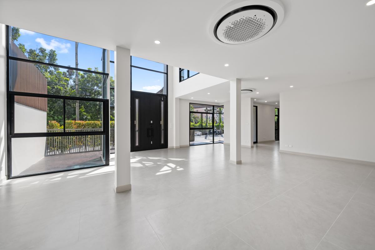 6901-084 ขาย ทาวน์โฮม 3 ชั้น เลียบด่วน ประดิษฐ์มนูธรรม THE ZENITH วังทองหลาง