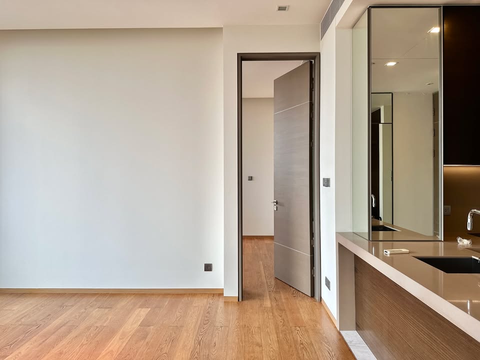 6902-008 ขาย คอนโด สีลม ศาลาแดง Saladaeng One MRTลุมพินี 1ห้องนอน  