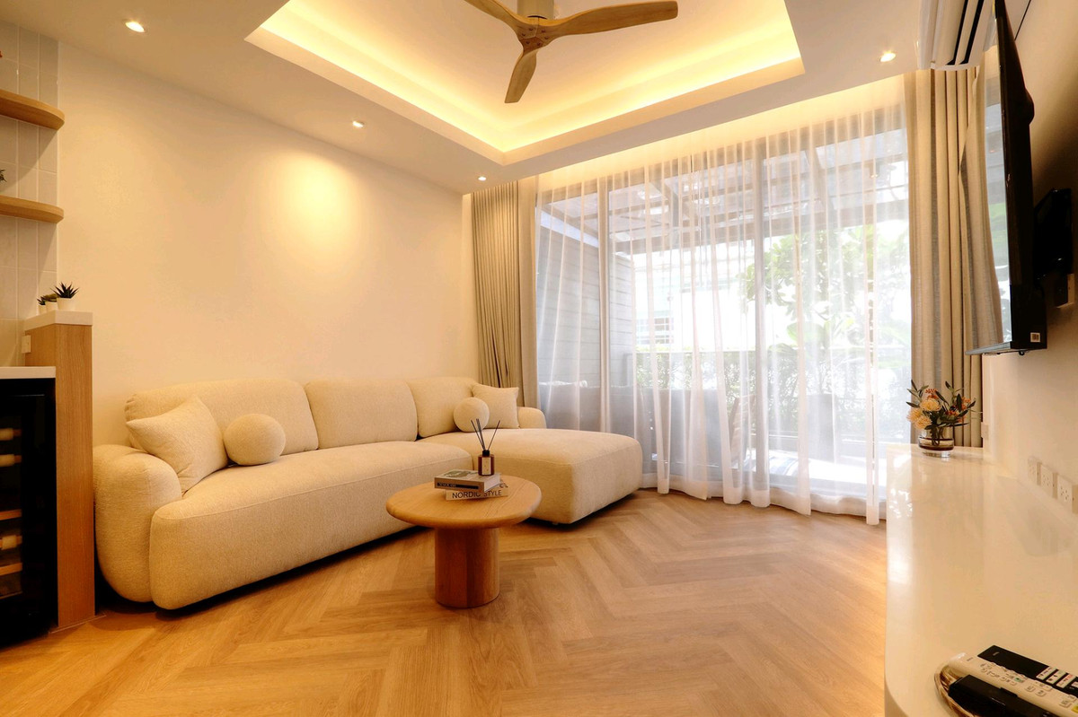 6902-046 Condo for Rent in Ekamai area, The Lofts Ekkamai next to BTS Ekamai