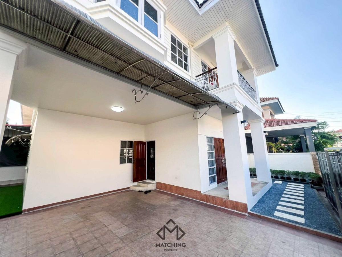 6812-031 ให้เช่า บ้านเดี่ยว 2 ชั้น รีโนเวทใหม่ หมู่บ้านศรีกาญจน์ พาร์ควิลล์ 3 ห้องนอน ใกล้สนามบินดอนเมือง