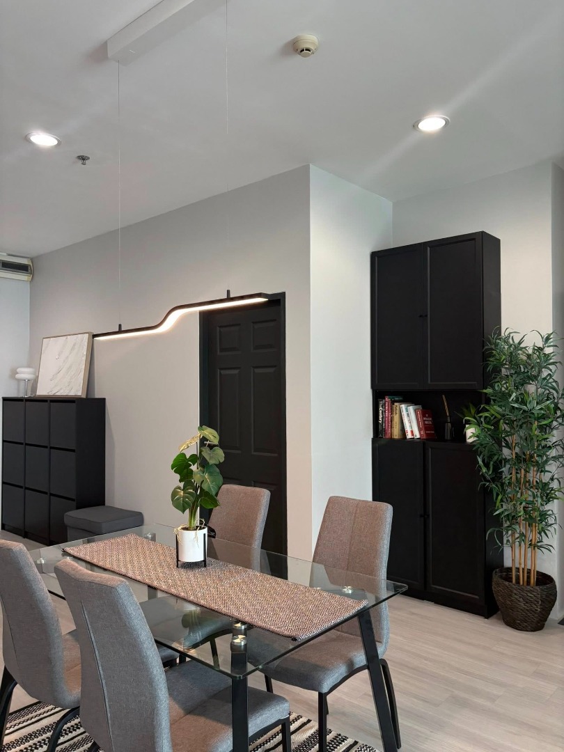 6902-068 Condo for Rent in Ratchathewi-Phayathai area, at Chewathai Ratchaprarop, next to BTS Victory monument