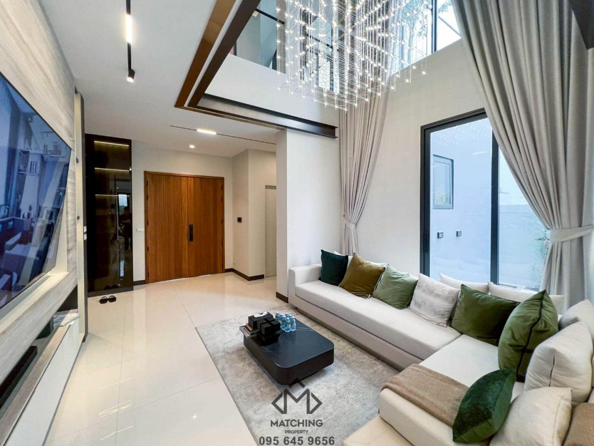 6902-085 ขาย บ้านเดี่ยว 3 ชั้น สระว่ายน้ำส่วนตัว ลาดพร้าว โชคชัย4  โครงการ THIRRA Ladprao ใกล้ MRT ภาวนา