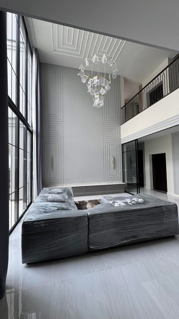 6903-021 ให้เช่า บ้านเดี่ยว 3 ชั้น มี ลิฟท์ สระว่ายน้ำส่วนตัว กรุงเทพกรีฑา โครงการ Malton Gates Krungthep-Kreetha