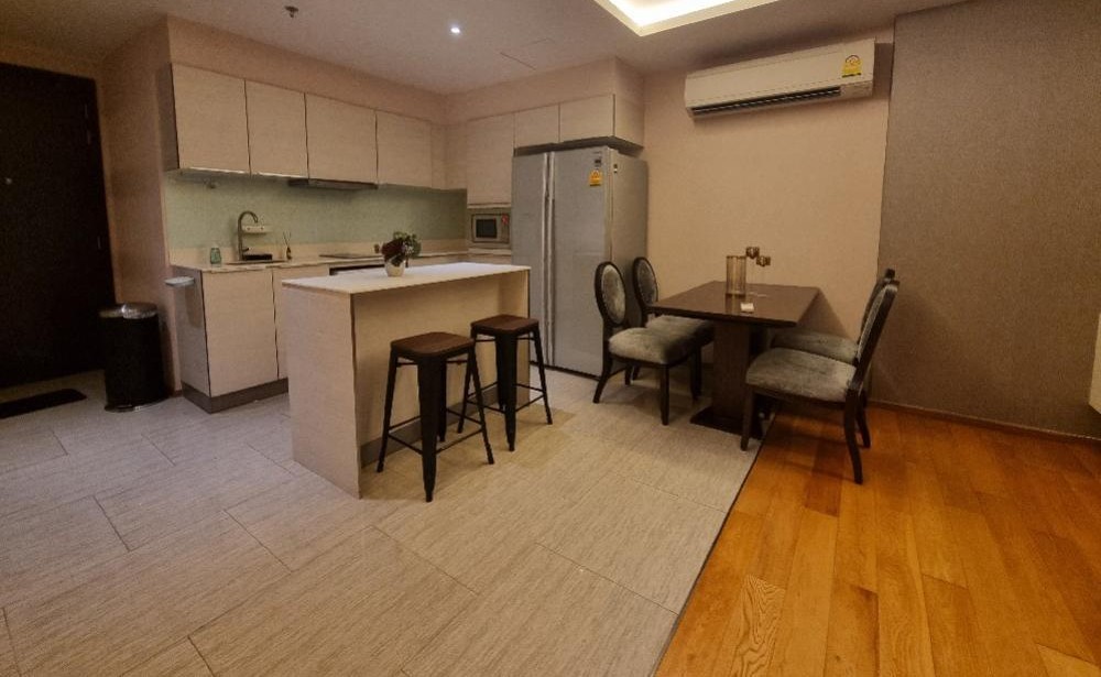 6903-043 Condo for Rent in Phrompong-Thonglor area, at H Condo Sukhumvit 43, next to BTS Phrompong