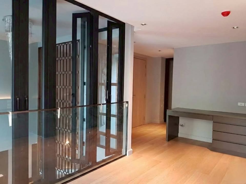 6903-059 Condo for Sale in Langsuan Chidlom area, at Na Vara Residence Condominium BTS Chidlom 