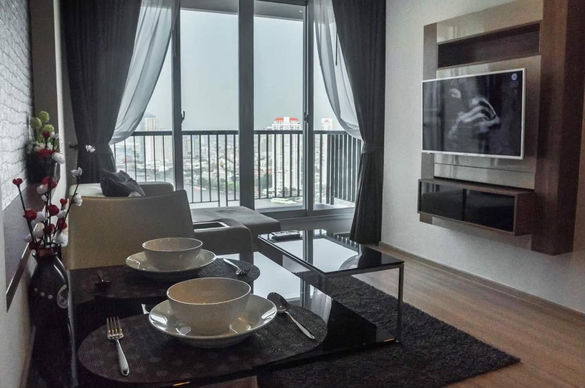 6903-064 Condo for Rent in Sathorn area, at RHYTHM SATHORN, BTS Saphan Taksin