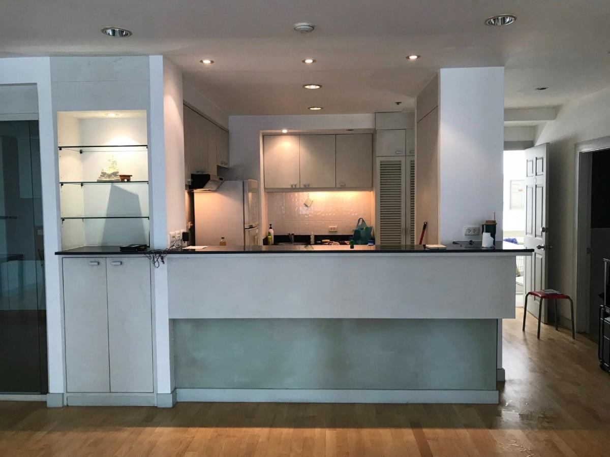 6903-066 Condo for Rent in Ratchadamri-Chidlom area, at The Royal Place 1, next to BTS Ratchadamri 