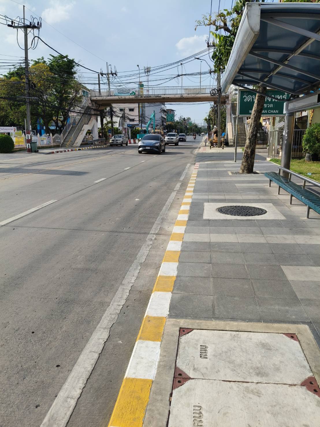 ขายที่ดินเปล่าถมแล้วติดถนนนวลจันทร์ กรุงเทพมหานคร