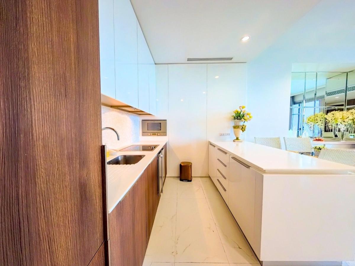 6901-060 Condo for Rent in Rajadamri area, 185 Rajadamri, BTS Ratchadamri