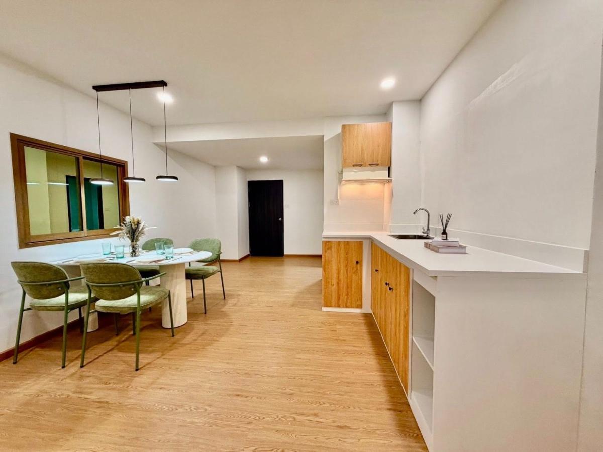 6903-112 ขาย คอนโด อารีย์ สนามเป้า Centurion Park ยูนิตมุม 2 ห้องนอน ใกล้ BTS อารีย์