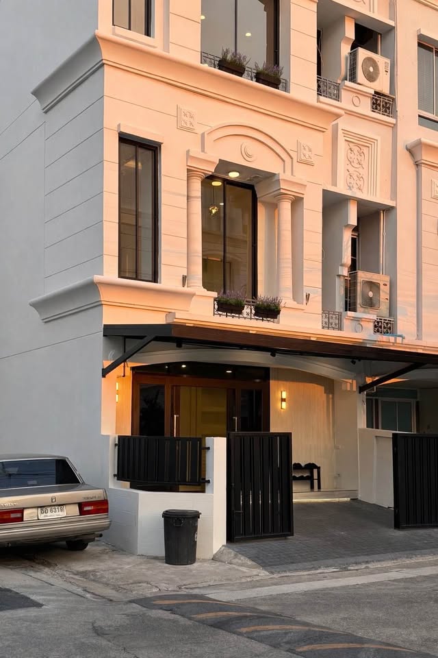 6904-010 ขาย ทาวน์โฮม 4 ชั้น หลังมุม ทาวน์อินทาวน์ บ้านกลางเมือง พระราม 9–ลาดพร้าว 