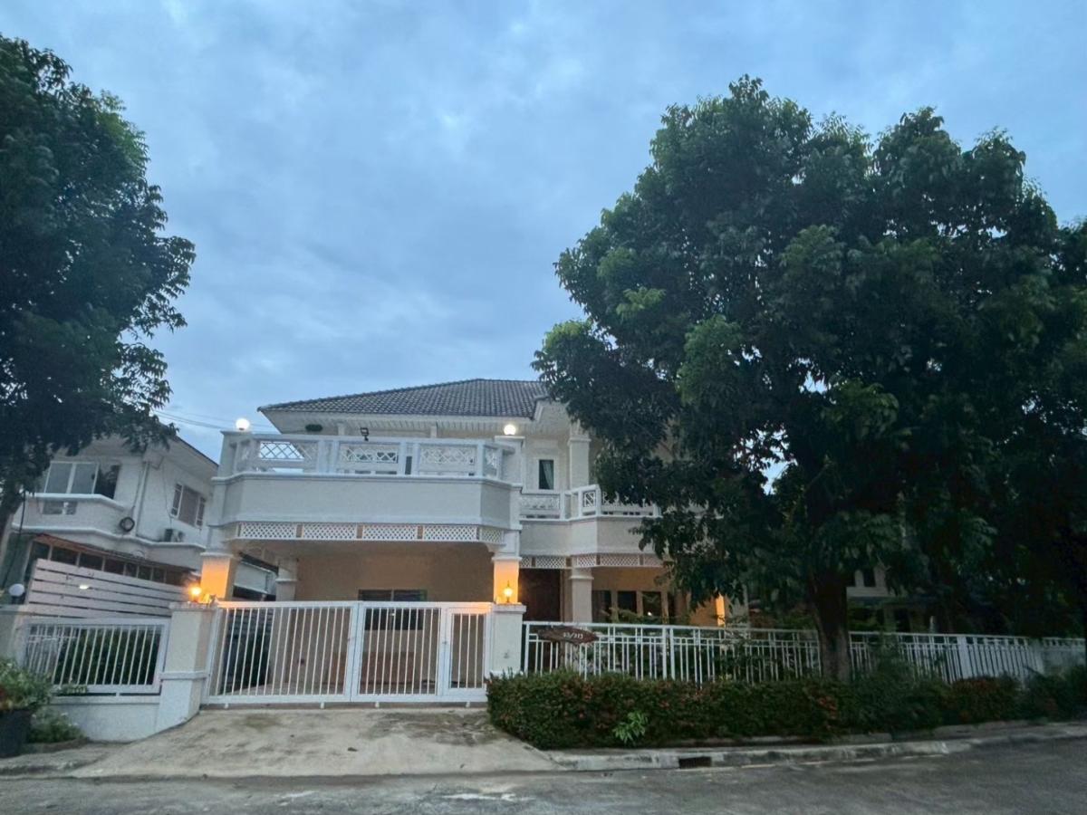 6904-013 ให้เช่า บ้านเดี่ยว 2 ชั้น พร้อมเรือนรับรอง ร่มเกล้า ลาดกระบัง PERFECT PLACE รามคำแหง164 รีโนเวทใหม่