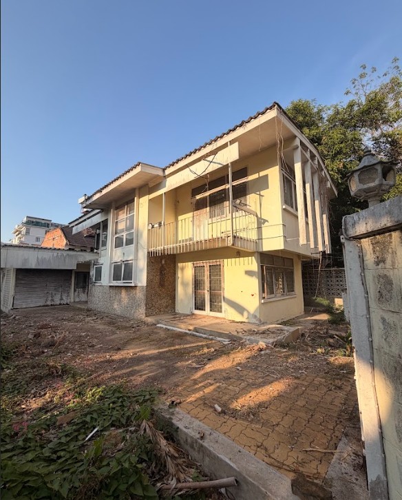 6904-035 ให้เช่า บ้านเดี่ยวสไตล์คลาสสิก 2 ชั้น สำหรับทำธุรกิจ ทองหล่อ ใกล้รพ.สมิติเวช