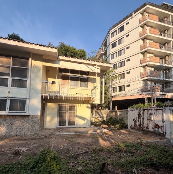 6904-035 ให้เช่า บ้านเดี่ยวสไตล์คลาสสิก 2 ชั้น สำหรับทำธุรกิจ ทองหล่อ ใกล้รพ.สมิติเวช