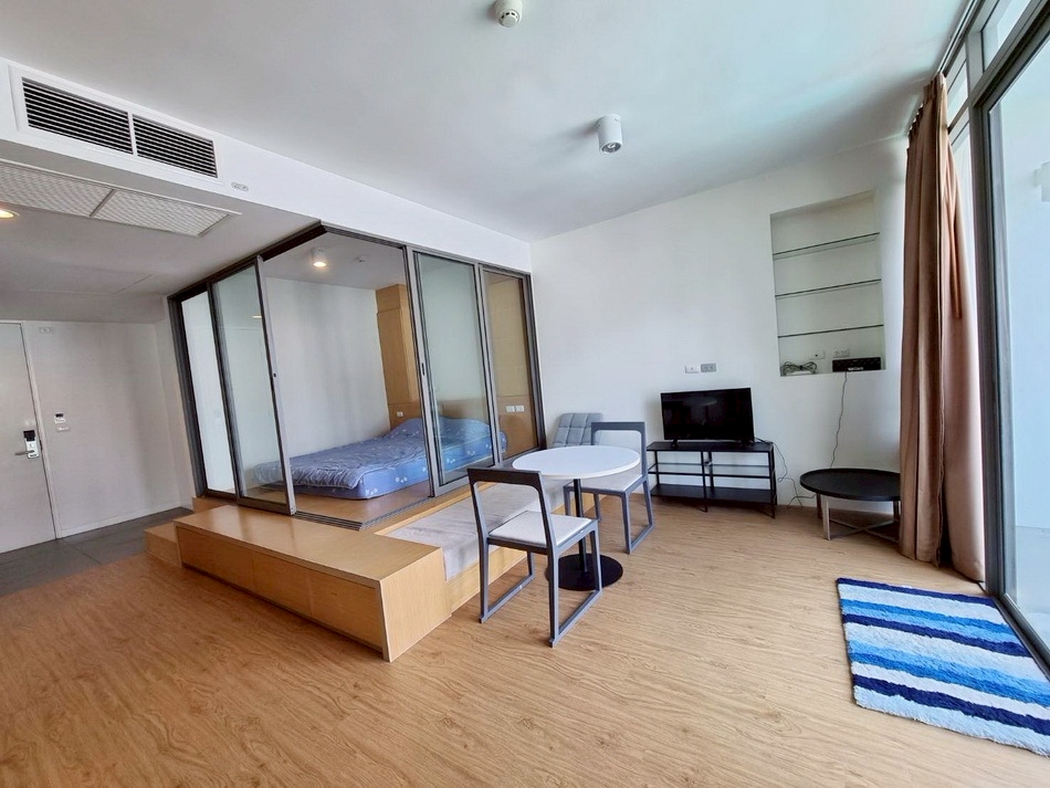 6904-079 Condo for Sale/Rent in Samyan-Surawong area, at Siamese Surawong, next to MRT Samyan