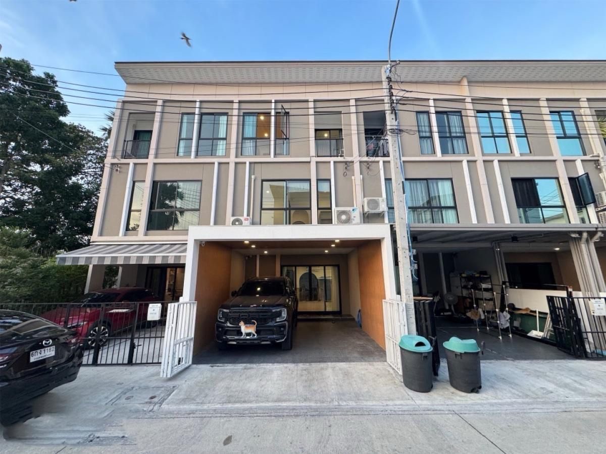 6904-092 ขาย/ให้เช่า ทาวน์โฮม 3 ชั้น หัวหมาก รามคำแหง ศรีนครินทร์ Patio Srinakarin-Rama 9 พาทิโอ 