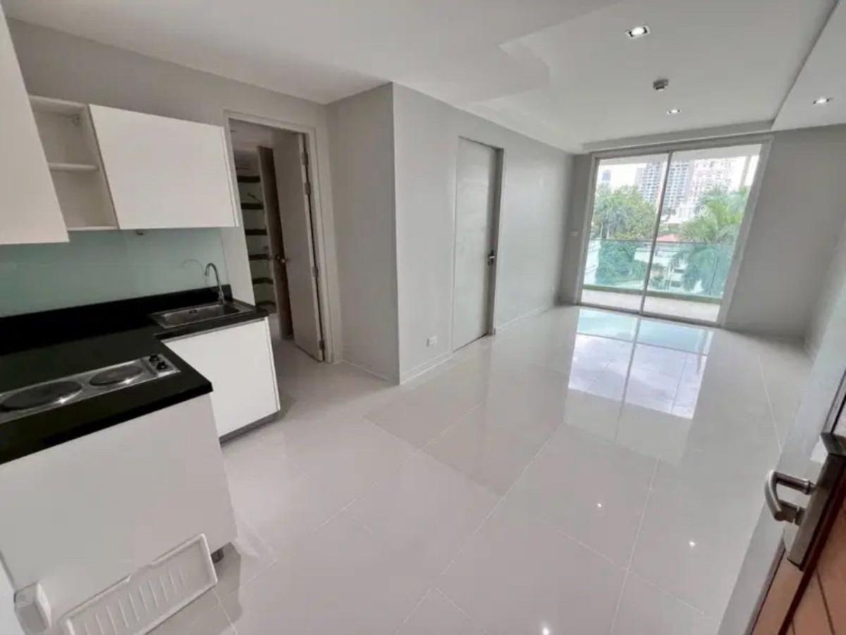 6904-098 Condo for Sale in Phrom Phong area, at Beverly 33, BTS Phrom Phong, Newly renovated