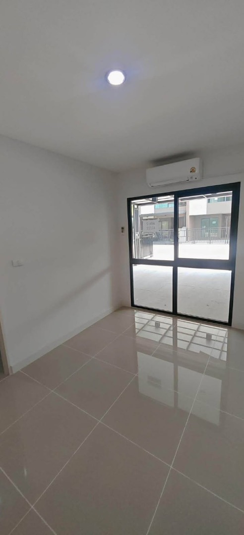 6904-109 ให้เช่า ทาวน์โฮม 3 ชั้น ลาดพร้าว บางกะปิ บ้านกลางเมือง ลาดพร้าว 101 ใกล้ MRT ลาดพร้าว 101