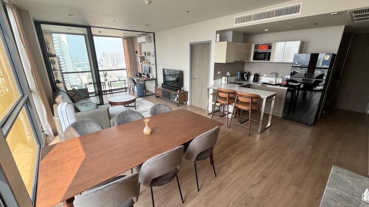6905-029 Condo for Sale in Sathorn, at The Issara Sathorn, BTS Saint Louise
