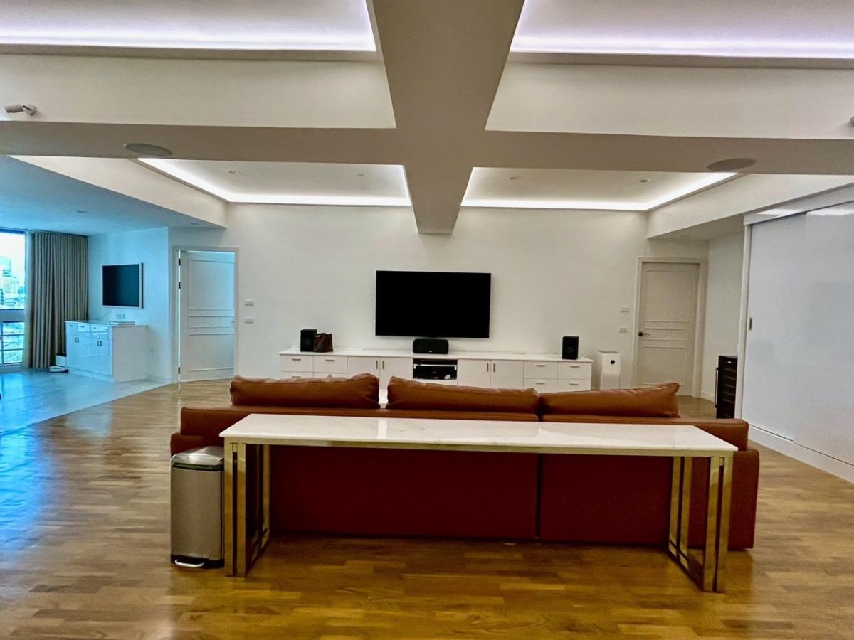 Condo for Sale in Phrompong-Thonglor area, at PRESIDENT PARK SUKHUMVIT 24, next to BTS Phrompong