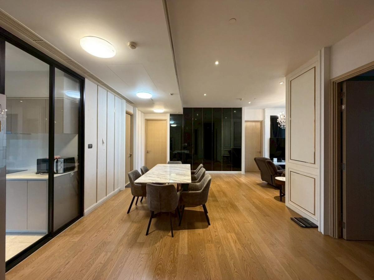 6905-084 Ultra Luxury Condo for Sale in Sathorn-Charoennakorn area, at Magnolias Waterfront Residences, amazing river view