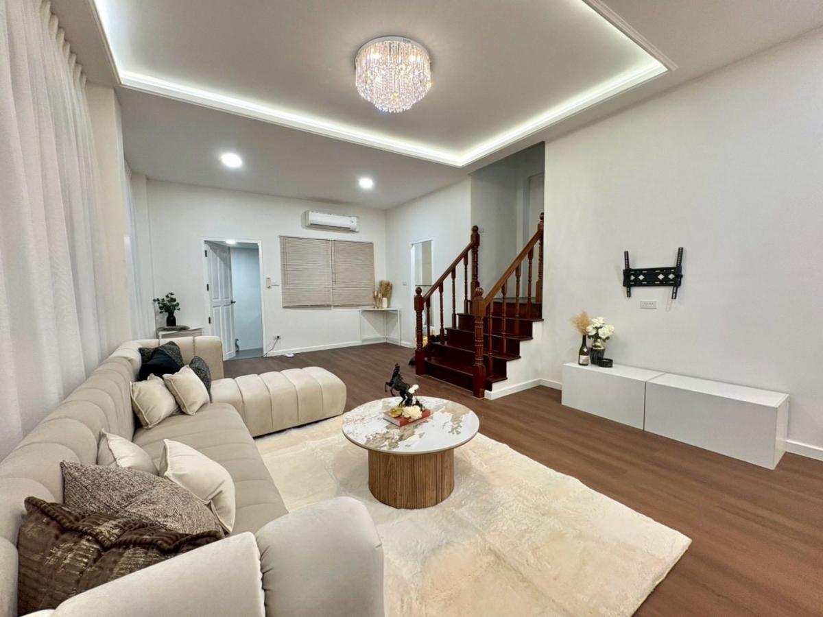 6807-138 ให้เช่า ทาวน์โฮม 3 ชั้น รัชดา ห้วยขวาง Ratchada Niwet รัชดานิเวศน์ 4 ห้องนอน