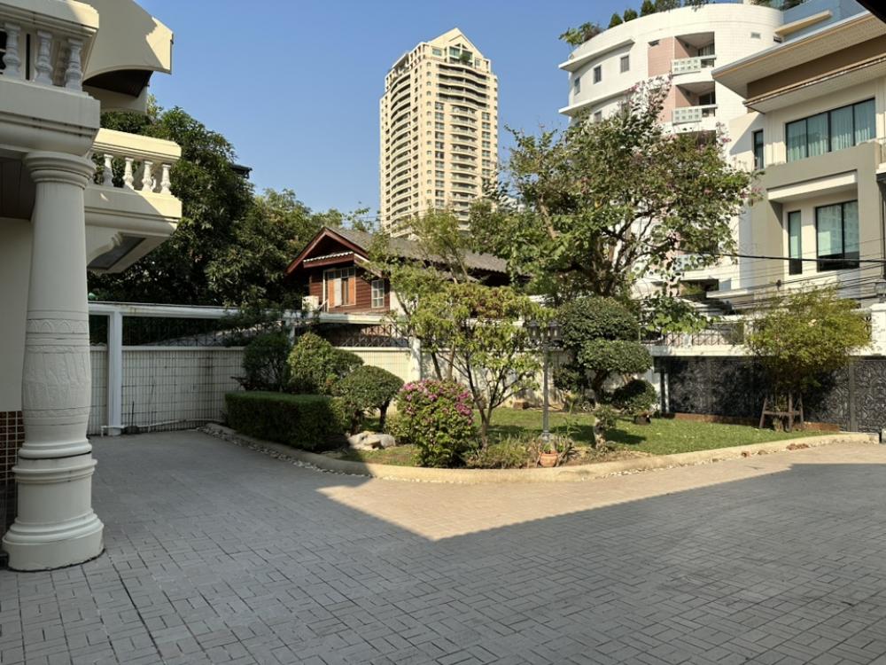 6906-037 บ้านเดี่ยว 2 ชั้น สาทร นราธิวาส พื้นที่ครึ่งไร่ จอดรถ 10 คัน
