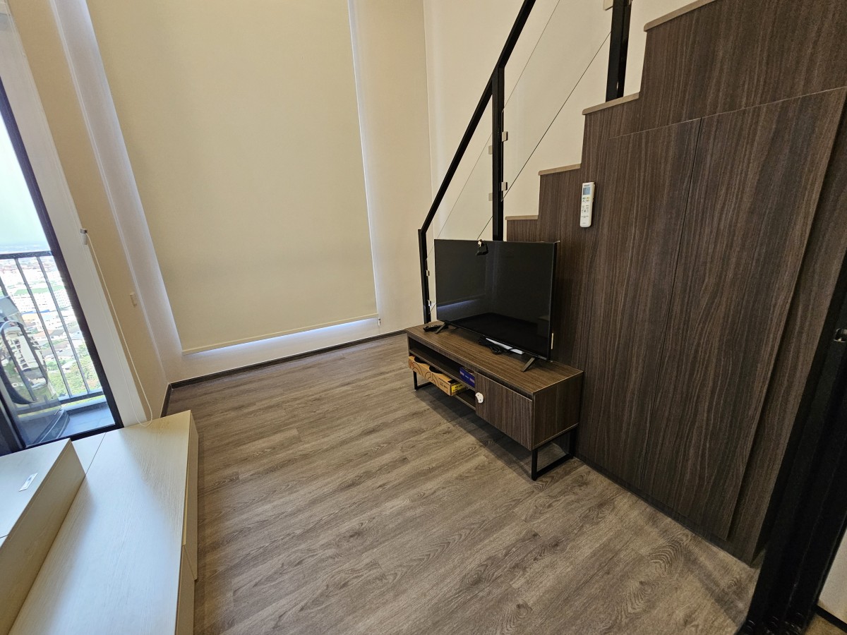 ขายด่วน! คอนโดหรู 2 ชั้นสไตล์ Duplex ใกล้ MRT บางกะปิ