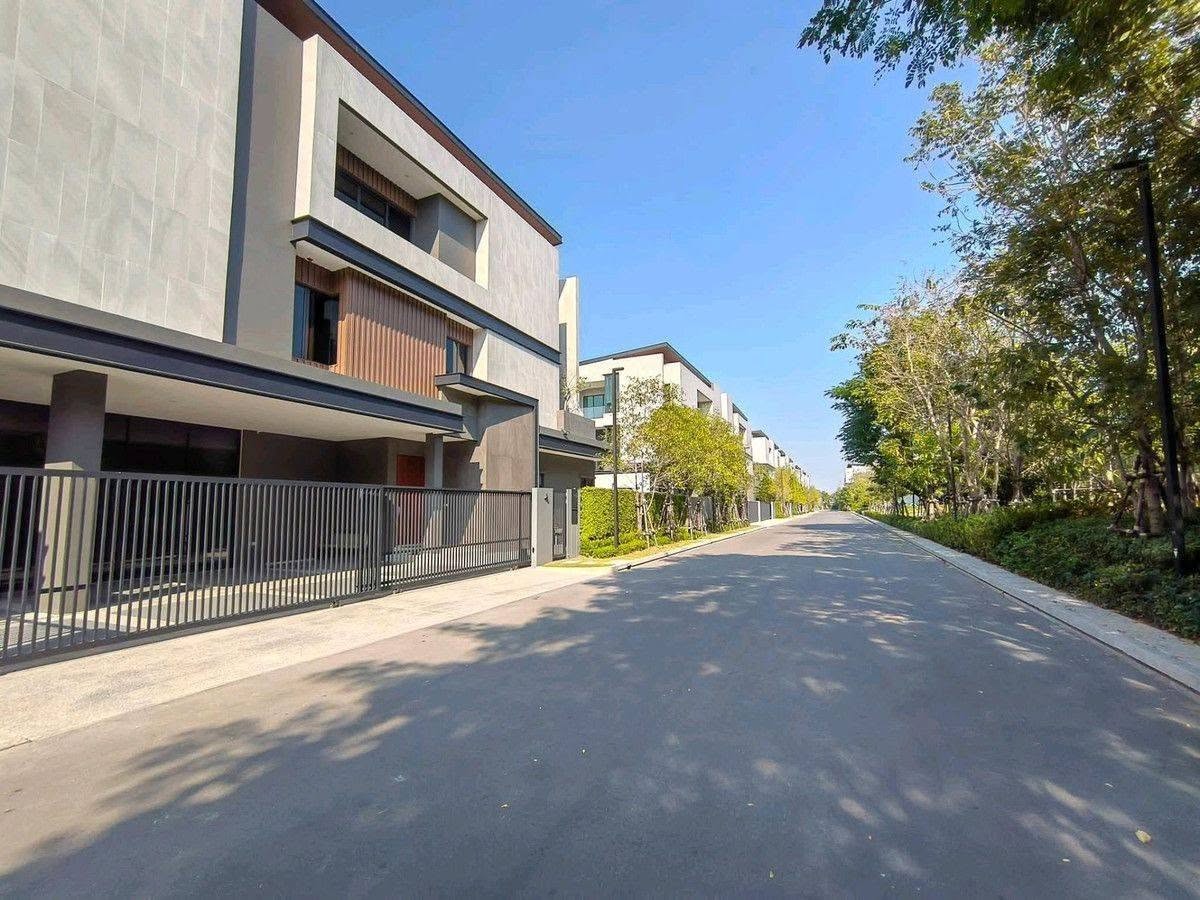 6906-082 ขาย บ้านหรูเดี่ยว 3 ชั้น โยธินพัฒนา เลียบด่วน โครงการ The Honor Yothinpattana