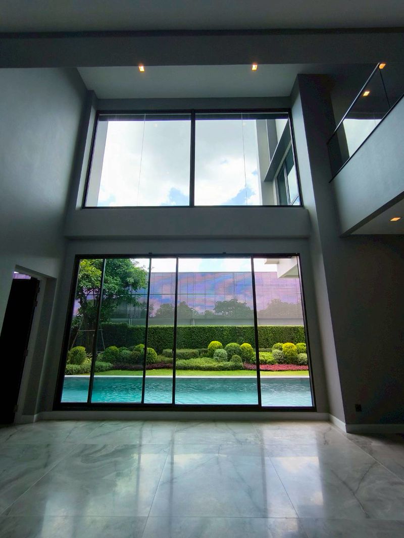 6906-116 ขาย บ้านหรู พร้อมสระว่ายน้ำส่วนตัว เลียบด่วนรามอินทรา โยธินพัฒนา 95E1